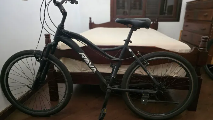 Bicicleta Rava Aro 26 nova. Tem até os pelos dos pneus