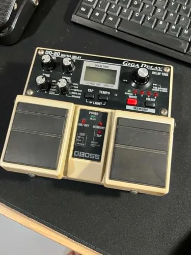 Pedal Digital Efeito Boss Dd-20 Giga Delay