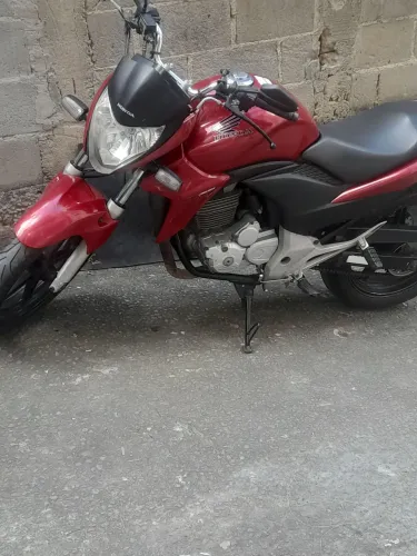Cb 300 abaixo da tabela