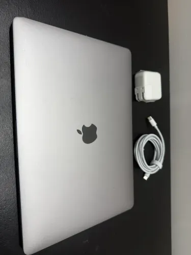 MacBook Pro 2017 com Touch Bar