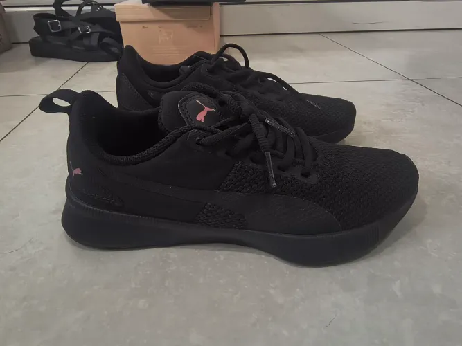 Tênis Puma Flyer Runner. Usado duas vezes.
