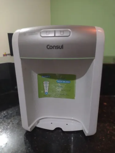 Purificador de agua estragado