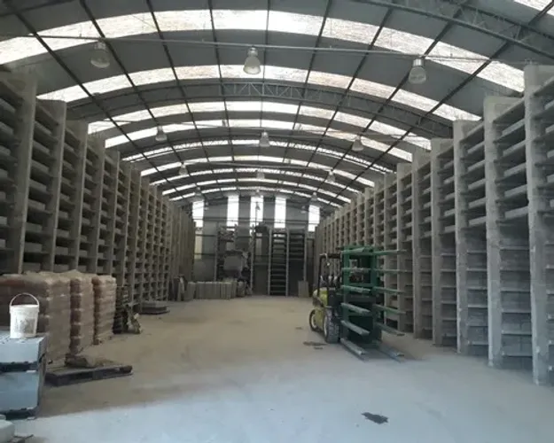 Galpão Industrial a venda com renda - Cooperativa