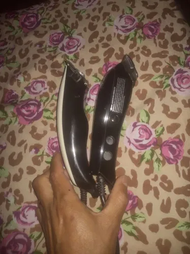 Máquina de cortar cabelo Power pro 200 reais vai em bora