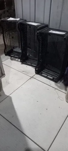 Cestas plásticas ,5 reais cada,tem 7 unidades