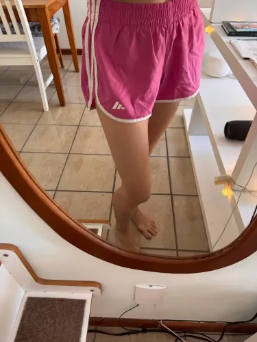 Short Adidas corrida rosa