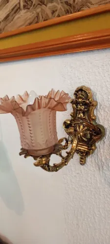 Linda arandela em bronze 