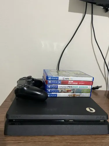 Playstation 4 Slim - PS4