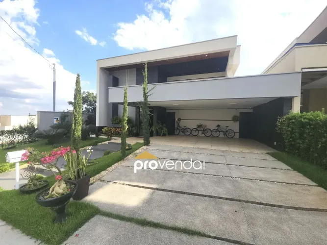 Sobrado Condomínio do Lago, 357 m2 de construção, 4 suítes, um home, área gourmet e piscin
