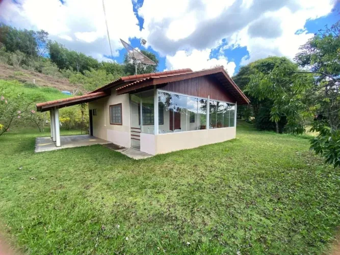 Sítio / Chácara para Venda em Toledo, Rural, 2 dormitórios, 1 banheiro
