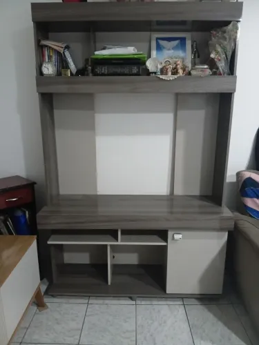 Estante pequena para Tv ate 55 polegadas, ideal para ambientes pequenos .