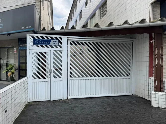 APARTAMENTO À VENDA EM PRAIA GRANDE - A 450 METROS DA PRAIA!