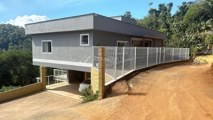 Domingo Martins - Casa duplex 3 quartos - Trevo