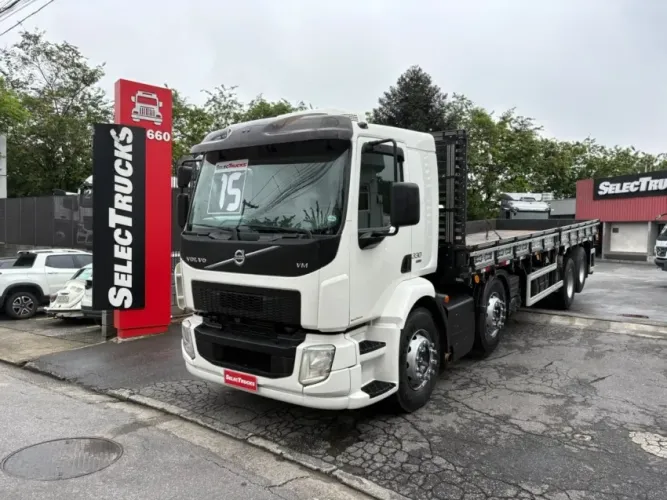 VOLVO VM 330 8X2