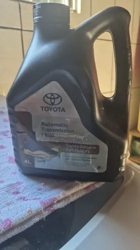 Vendo esse 4 litros de óleo do câmbio automático yares novo e original da Toyota