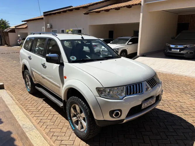 Mitsubishi Pajero Dakar/hpe 3.5 4X4 Flex 5P Aut. 2013