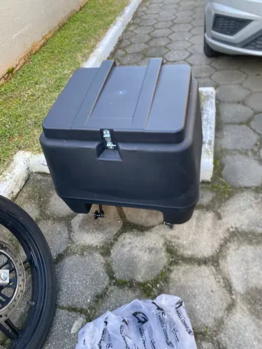 Baú com suporte da bros 160 novo 