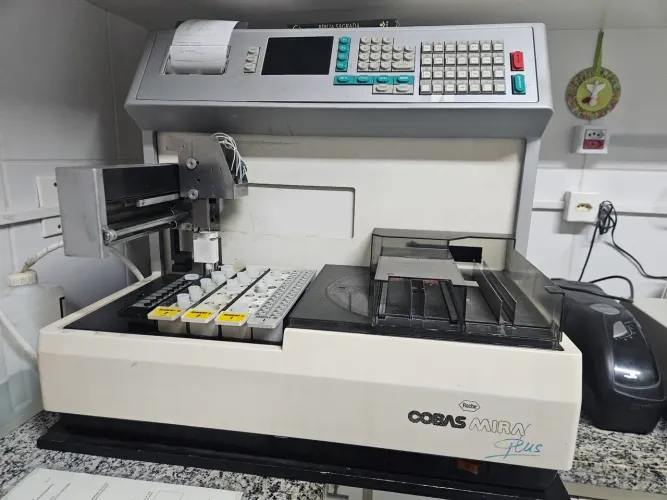 Vendo Analisador de Bioquímica Cobas Mira Plus