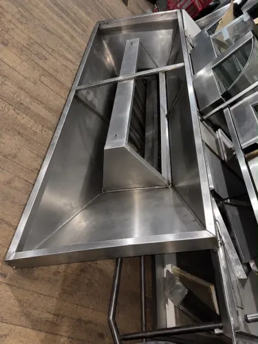 ? COIFA INDUSTRIAL EM INOX À VENDA