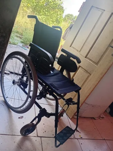 CADEIRA DE RODAS DESMONTAVEL