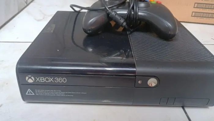 Vende-se Xbox 360 desbloqueado