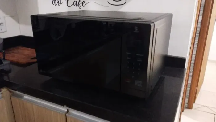 Micro-ondas LG NeoChef 30L - Pouquíssimo uso | 220V