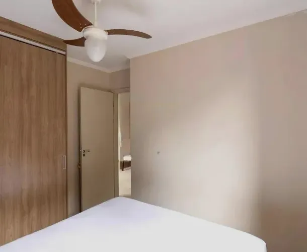 Apartamento ( 2 dormitórios ) , aluguel anual com caução e com mobília.