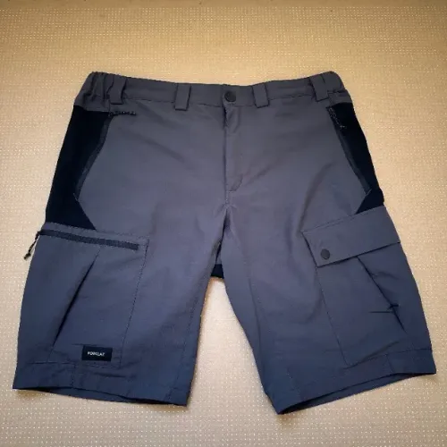 Bermuda de trilha Decathlon Forclaz 46 usada 1x