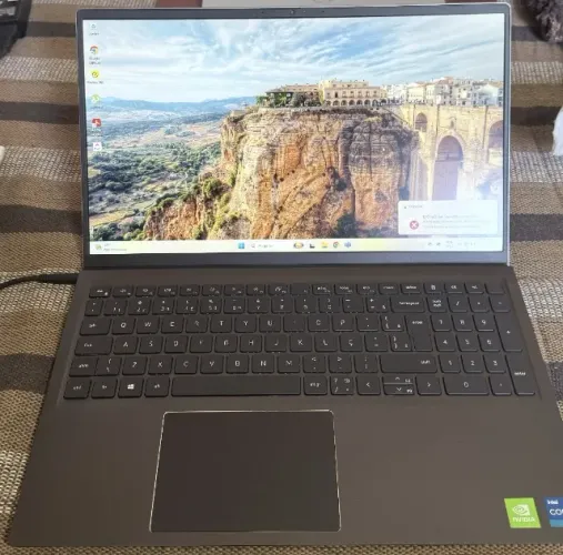 Notebook Dell Vostro 15 5510 Core I7 16gb SSD 1TB, Placa de Video Nvidia 2gb