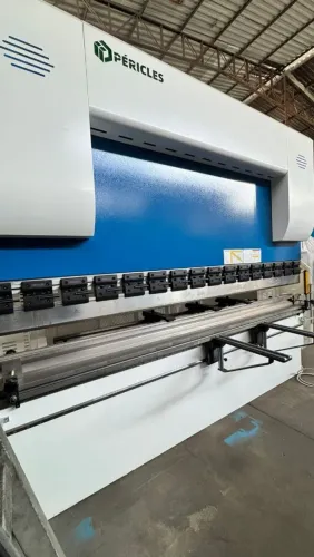 DOBRADEIRA PERECLES MÁQUINA HIDRÁULICA CN PVH