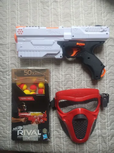 Nerf Rival XVII-500 + 50 bolas de munição+ Mascara