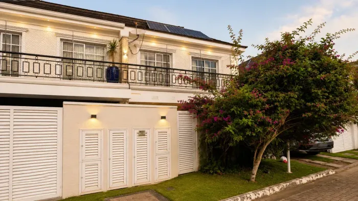 Casa no Condomínio Jardins de Monet | 4 Quartos | Placa solar, Piscina e Churrasqueira | R