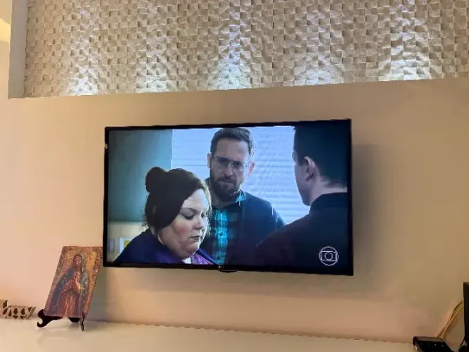 TV LG , 43 polegadas, smart TV, Perfeito estado
