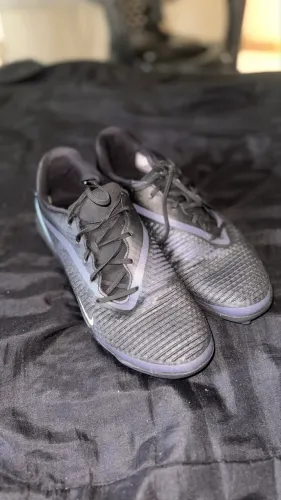 Chuteira Society Nike Phantom 6 Academy Low