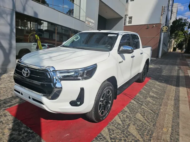Toyota Hilux CD 4X4 2.8 Diesel Aut. 2026