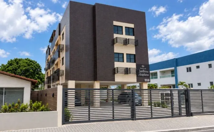 Apartamento de 75 m² no Portal do Sol, com 3 quartos, varanda, piscina e 1 vaga, a apenas