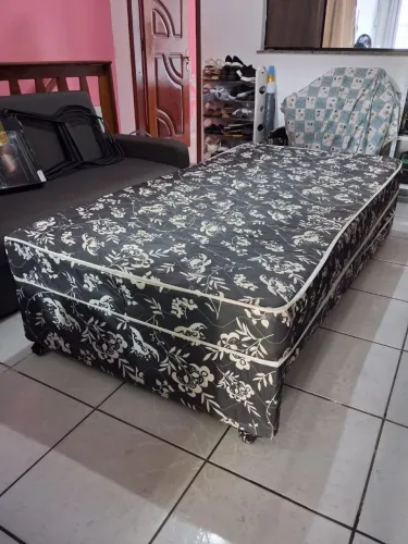 Bi-Cama Semi nova muito bem conservada