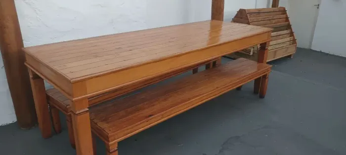 Mesa madeira rustica 2.50x1.00m com bancos