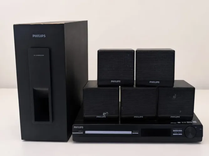 Home Theater Philips karaoke, DVD, Doubly Digital - modelo HTS3011 "BIVOLT"
