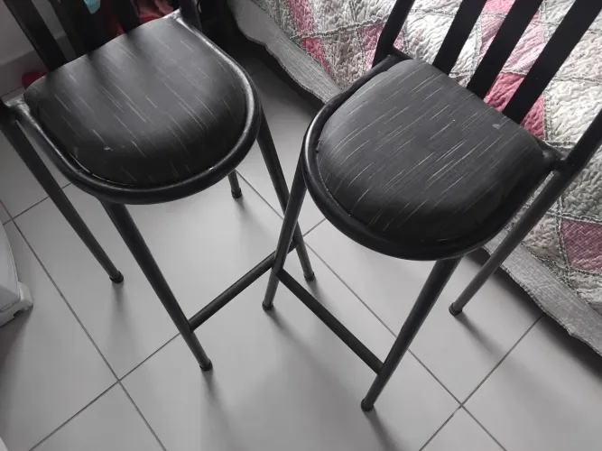 2 Banqueta  ferro bem resistente 
