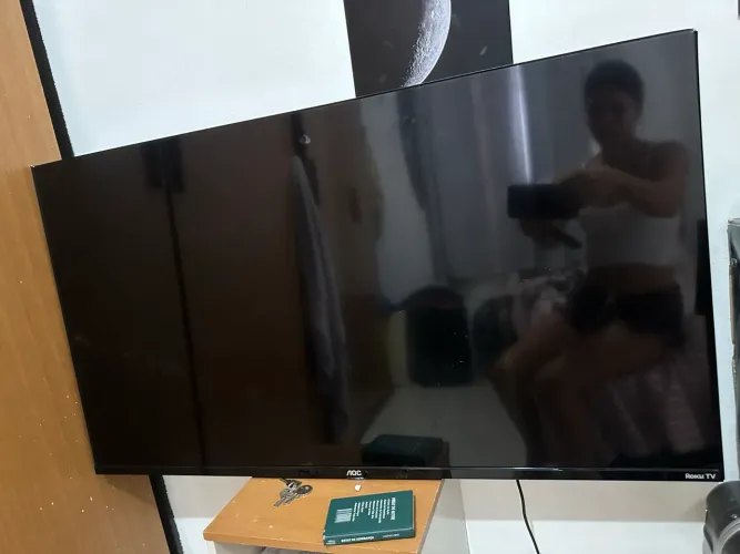 TV     AOC Roku 43? Liga Normalmente - Tela Danificada