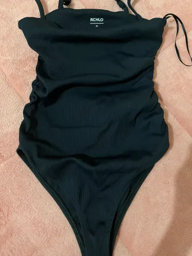 Vendo body riachuelo,modela a cintura 