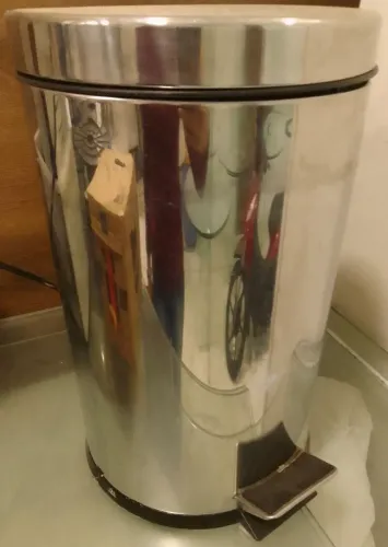 Lixeira de inox