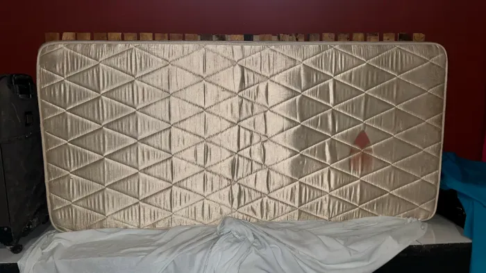 COLCHÃO DE SOLTEIRO