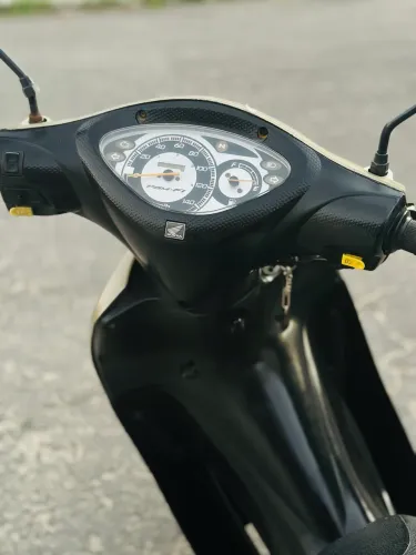 Biz 125 ES