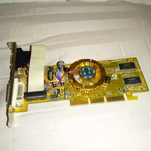 PIXELVIEW NVIDIA GeForce FX 5200 - AGP