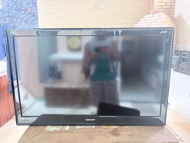 ? TV SEMP 40? - ? LINHAS NA TELA ?