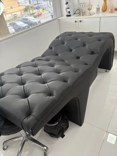 Maca estética Capitonê ganhe carrinho auxiliar 