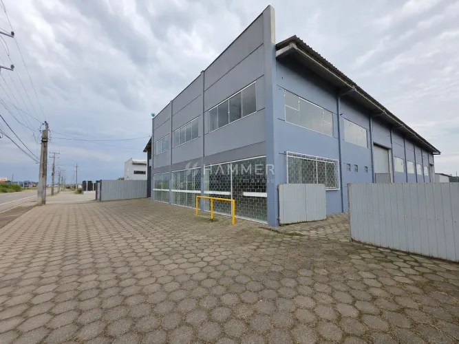 GALPÃO 750M² FRENTE BR-280 | ARAQUARI | 150M² MEZANINO