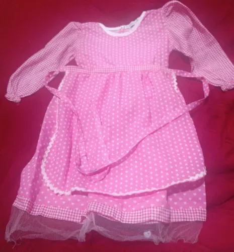 Dois vestidos para boneca Amiguinha da estrela,novo sem uso 